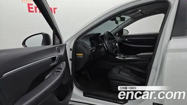 Hyundai Sonata Hybrid 2020 — Photo 18/20
