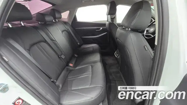 Hyundai Sonata Hybrid 2020 — Photo 14/20