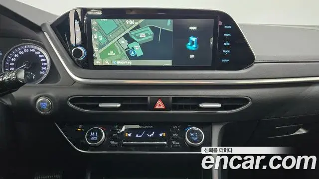 Hyundai Sonata Hybrid 2020 — Photo 16/20
