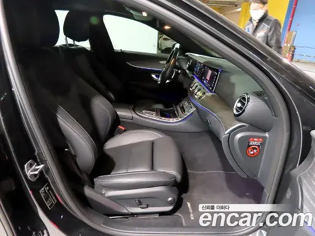 Mercedes-Benz E-Class 2020 — Photo 5/20