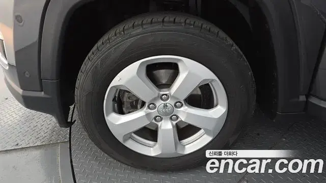 Jeep Compass 2021 — Photo 16/20
