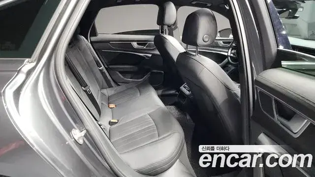 Audi A6 2022 — ფოტო 5/20