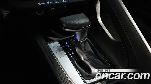 Hyundai The New Avante Hybrid 2020 — Photo 18/20
