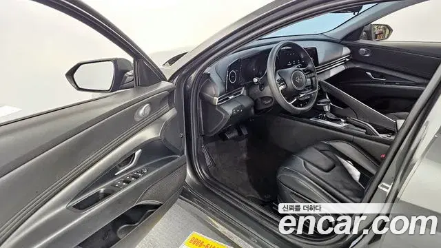 Hyundai The New Avante Hybrid 2020 — Photo 7/20