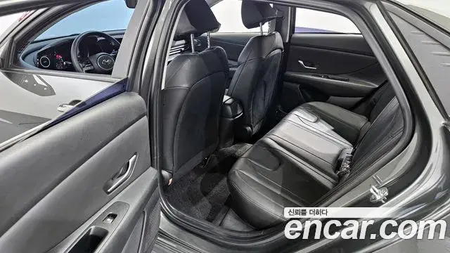 Hyundai The New Avante Hybrid 2020 — Photo 10/20