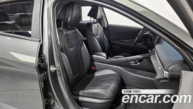 Hyundai The New Avante Hybrid 2020 — Photo 5/20