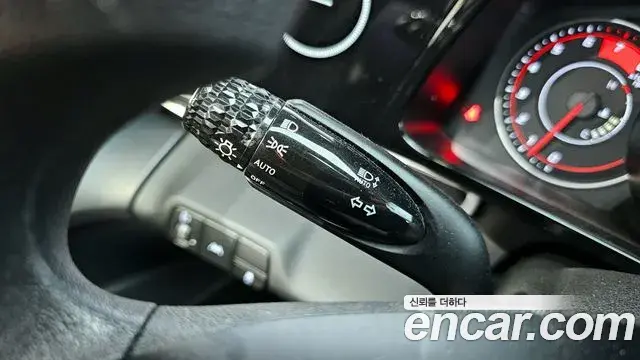 Hyundai The New Avante Hybrid 2020 — Photo 6/20