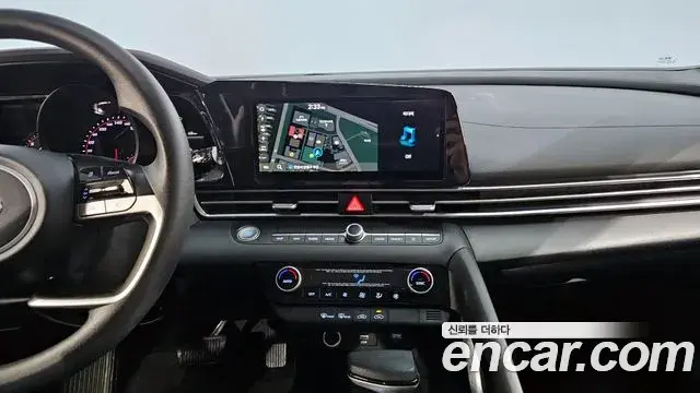 Hyundai The New Avante Hybrid 2020 — Photo 2/20