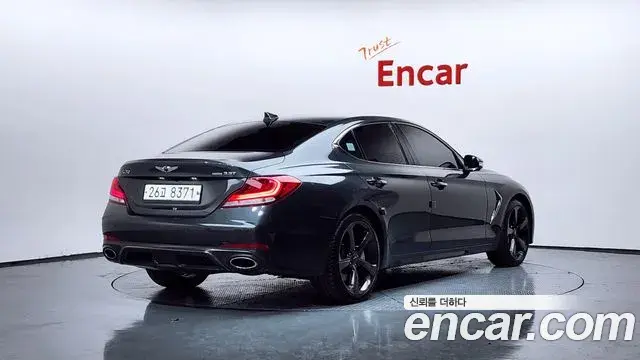 Genesis G70 2019 — ფოტო 13/20