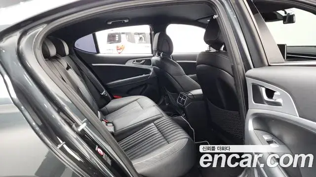 Genesis G70 2019 — ფოტო 8/20