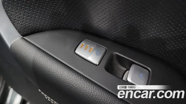 Genesis G70 2019 — ფოტო 19/20