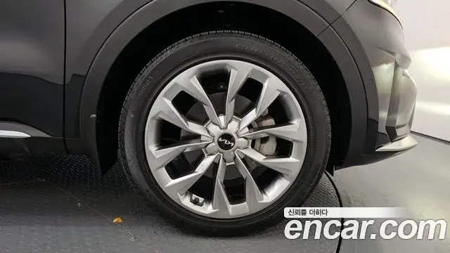 Kia Sorento 2023 — ფოტო 18/20