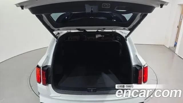 Kia Sorento 2021 — ფოტო 18/20