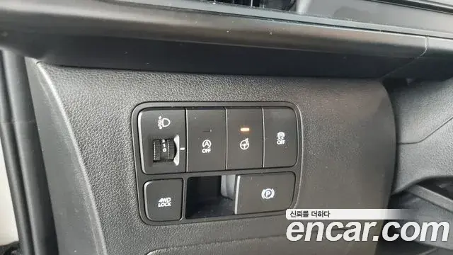 Hyundai Staria 2022 — Şəkil 17/20