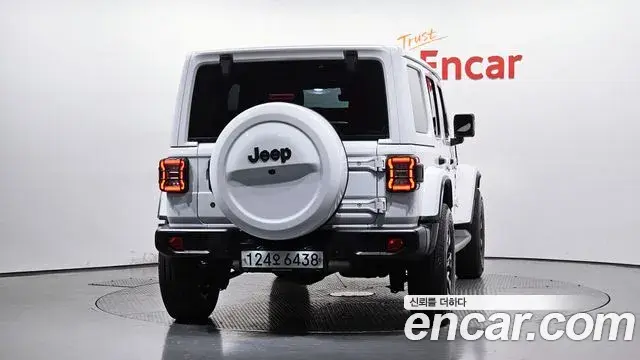 Jeep Wrangler 2019 — ფოტო 10/20
