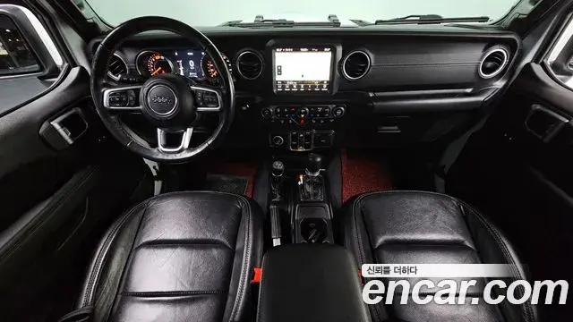 Jeep Wrangler 2019 — ფოტო 16/20
