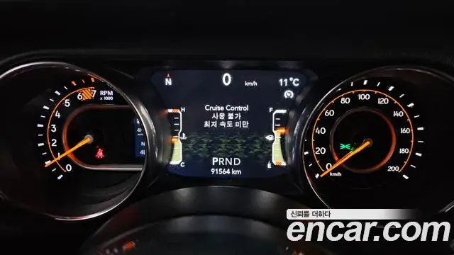 Jeep Wrangler 2019 — ფოტო 14/20