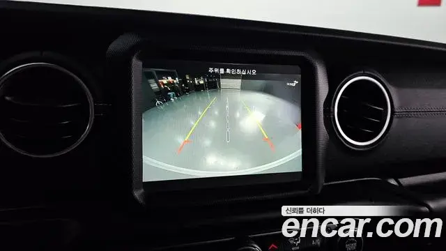 Jeep Wrangler 2019 — ფოტო 11/20