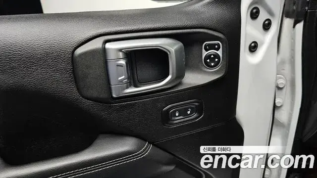 Jeep Wrangler 2019 — ფოტო 20/20