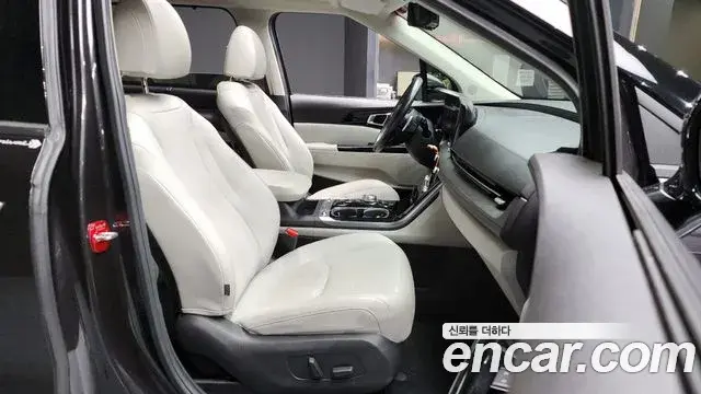 Kia Carnival 2021 — Şəkil 10/20