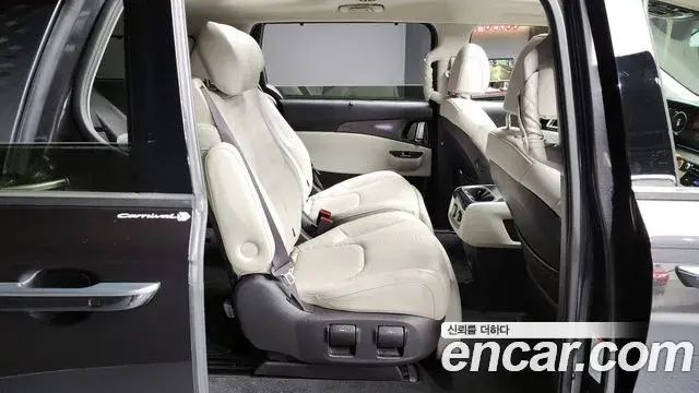 Kia Carnival 2021 — Şəkil 12/20