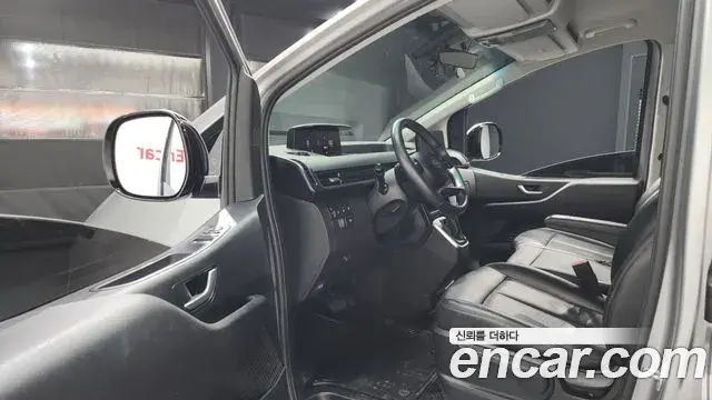 Hyundai Staria 2022 — ფოტო 13/20