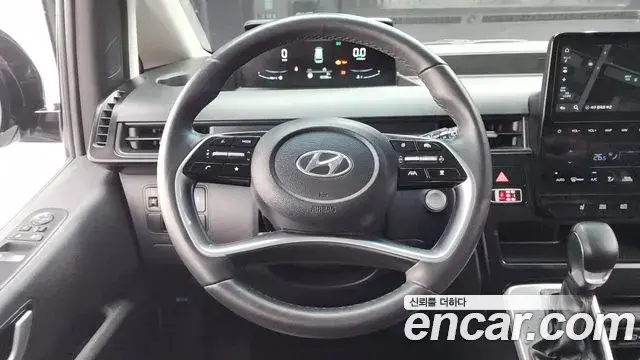 Hyundai Staria 2022 — ფოტო 6/20