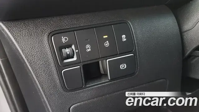 Hyundai Staria 2022 — ფოტო 7/20