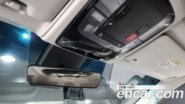 Hyundai Staria 2022 — ფოტო 11/20