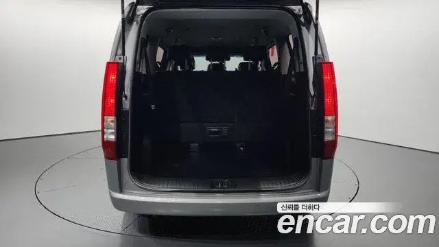 Hyundai Staria 2022 — ფოტო 1/20