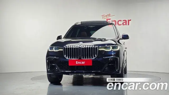 BMW X7 2021 — Photo 11/20