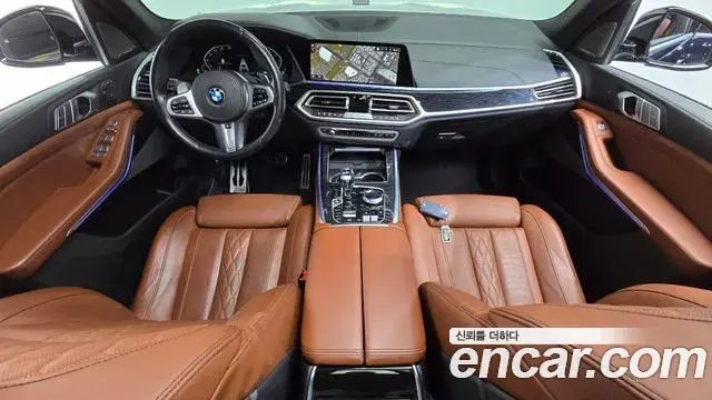 BMW X7 2021 — Photo 14/20