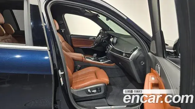 BMW X7 2021 — Photo 7/20