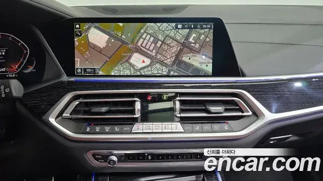 BMW X7 2021 — Photo 20/20
