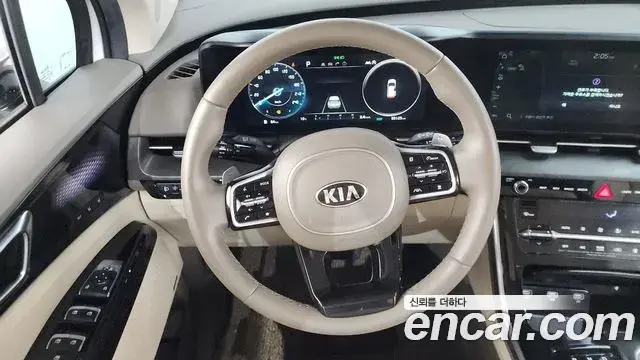 Kia Carnival 2021 — Фото 13/20