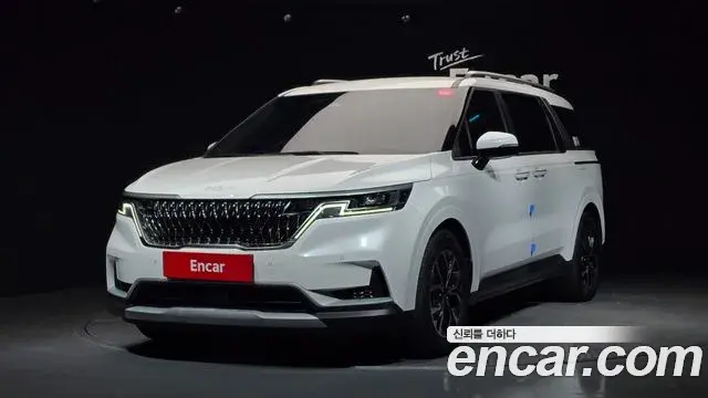 Kia Carnival 2023 — Фото 1/20