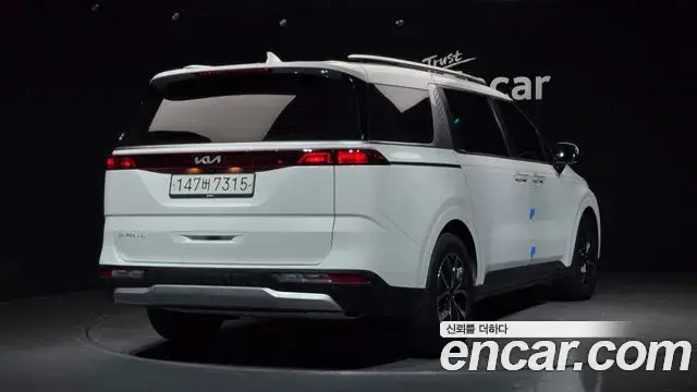 Kia Carnival 2023 — Фото 2/20