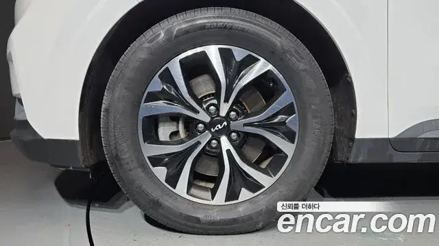 Kia Carnival 2023 — Фото 5/20
