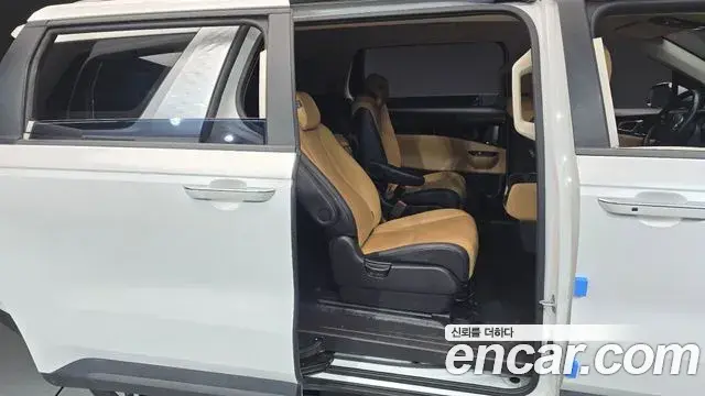 Kia Carnival 2023 — Фото 12/20