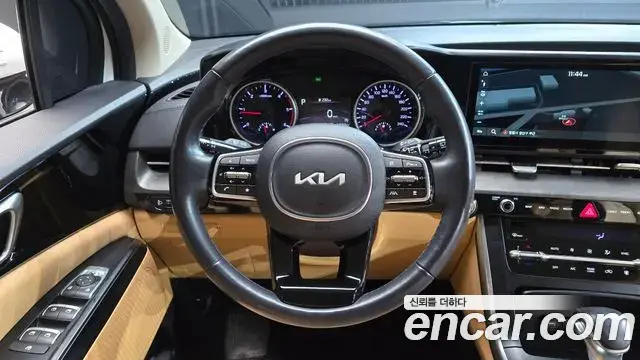 Kia Carnival 2023 — Фото 13/20