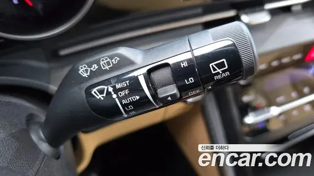 Kia Carnival 2023 — Фото 17/20