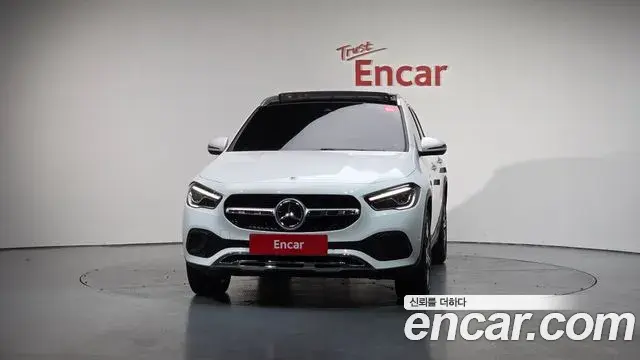Mercedes-Benz GLA-Class 2021 — Photo 3/20