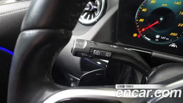 Mercedes-Benz GLA-Class 2021 — Photo 12/20