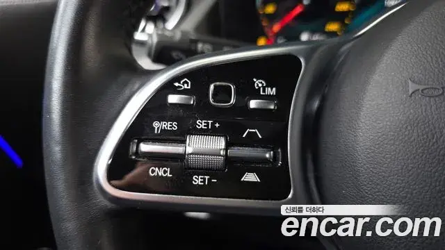 Mercedes-Benz GLA-Class 2021 — Photo 6/20