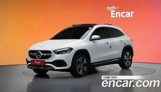 Mercedes-Benz GLA-Class 2021 — Photo 4/20
