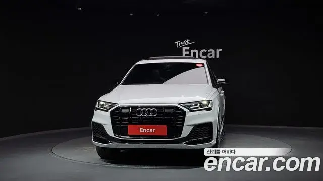 Audi Q7 2022 — Photo 10/20
