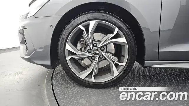 Audi A3 2023 — ფოტო 18/20