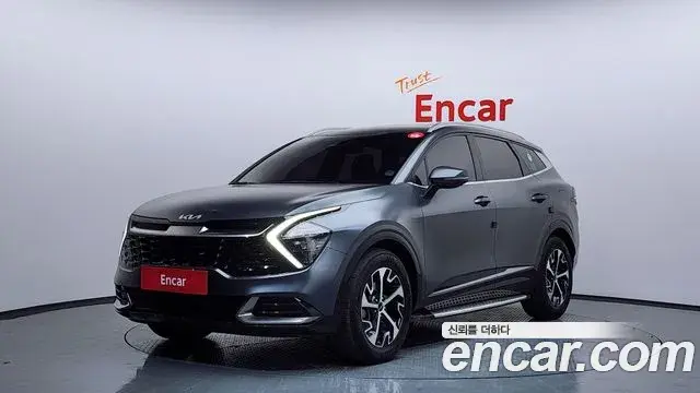 Kia Sportage 2021 — Фото 1/20