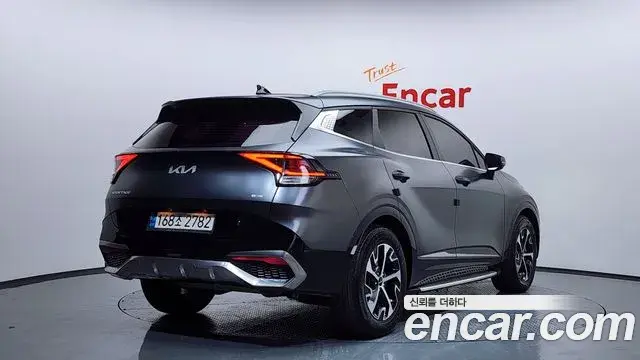 Kia Sportage 2021 — Фото 2/20