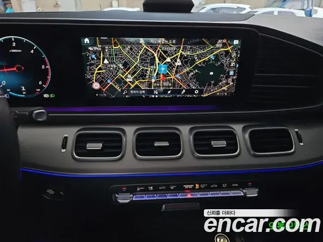 Mercedes-Benz GLE-Class 2021 — Photo 2/20